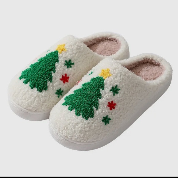NWT Christmas Tree Slippers - Picture 1 of 3